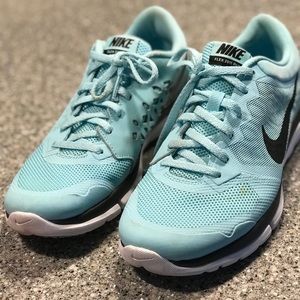 Nike flex sneakers